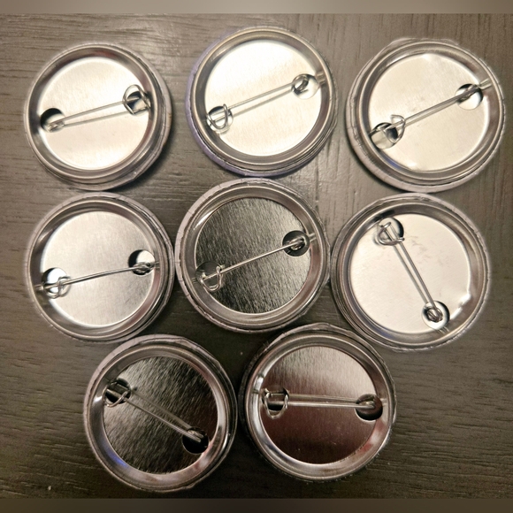 Set of 7 M & M mini buttons- Brand new - Picture 2 of 2